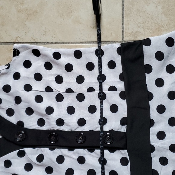Black & White Sleeveless Polka-dot Summer Dress size M Collared Neck w/ Buttons - Picture 12 of 15